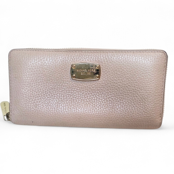 Michael Kors Handbags - Michael Kors Jet Set Travel Large Continental Zippered Wallet, Beige, Leather